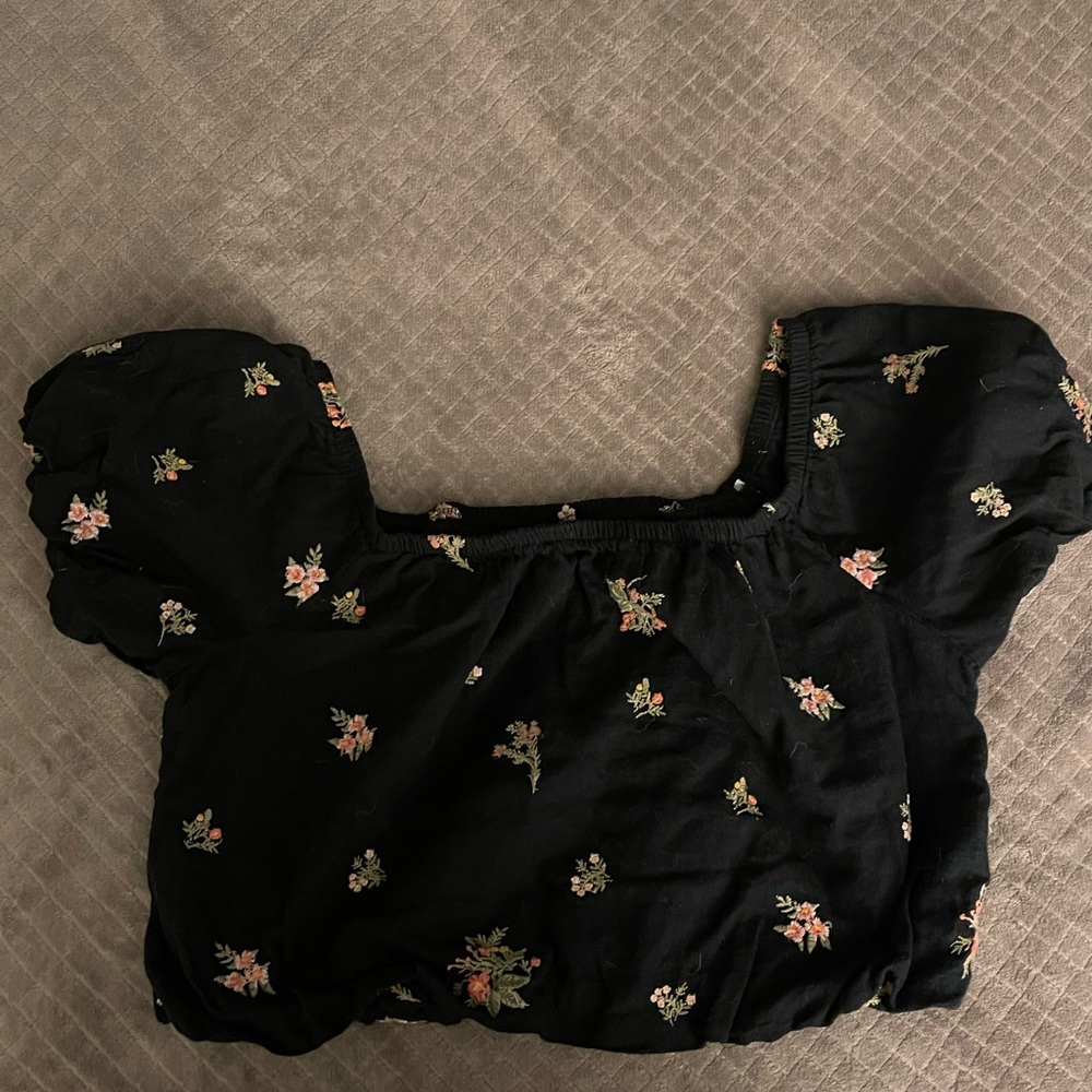 American Eagle crop top